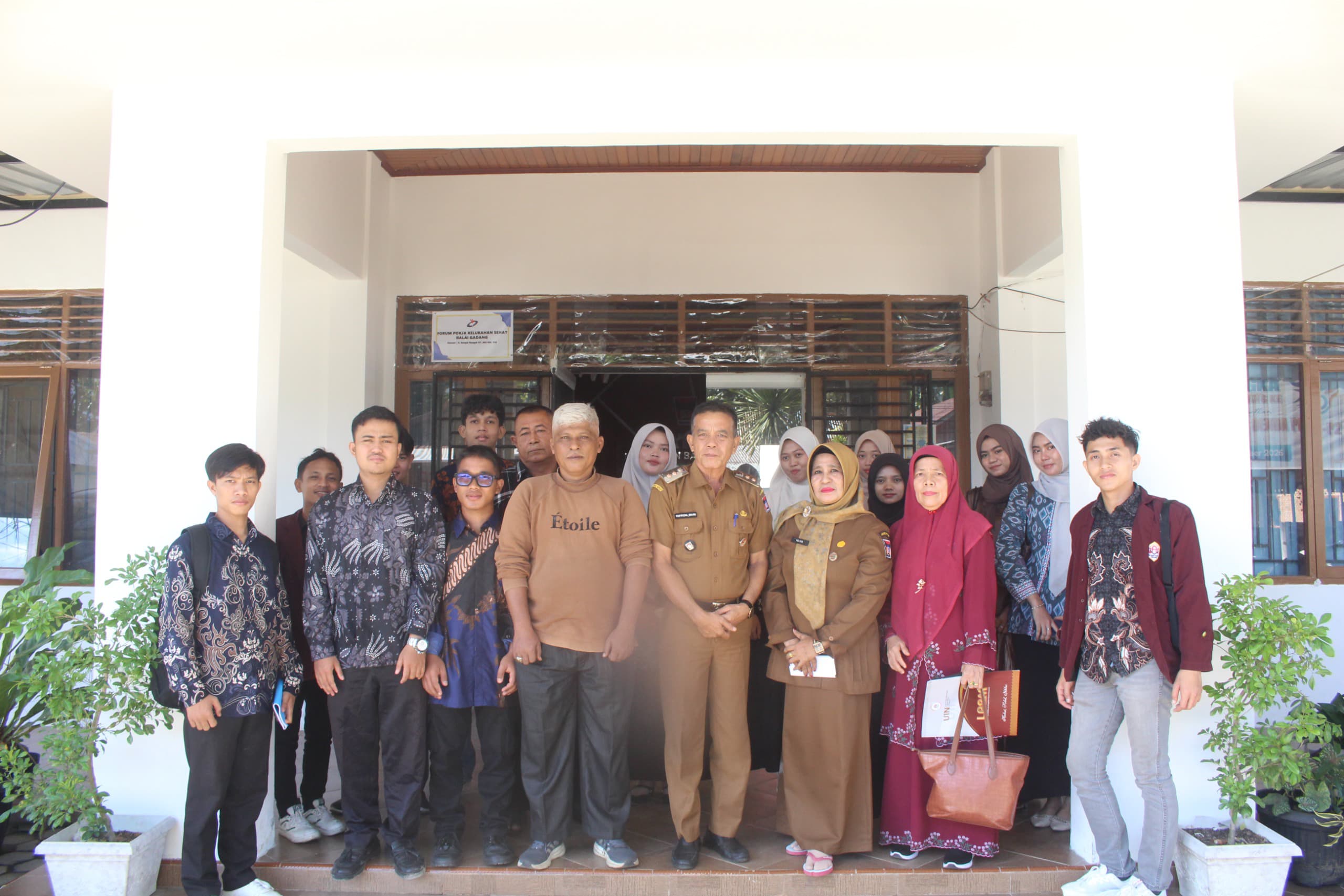 PENYERAHAN MAHASISWA KKN UIN IB